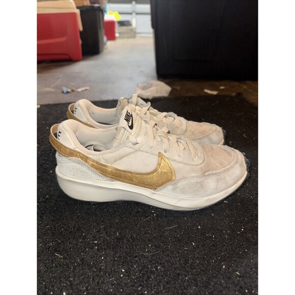 Nike Waffle Debut Women's Light Orewood Brown Gold FD0555-100 – Size 9.5 - Picture 1 of 7